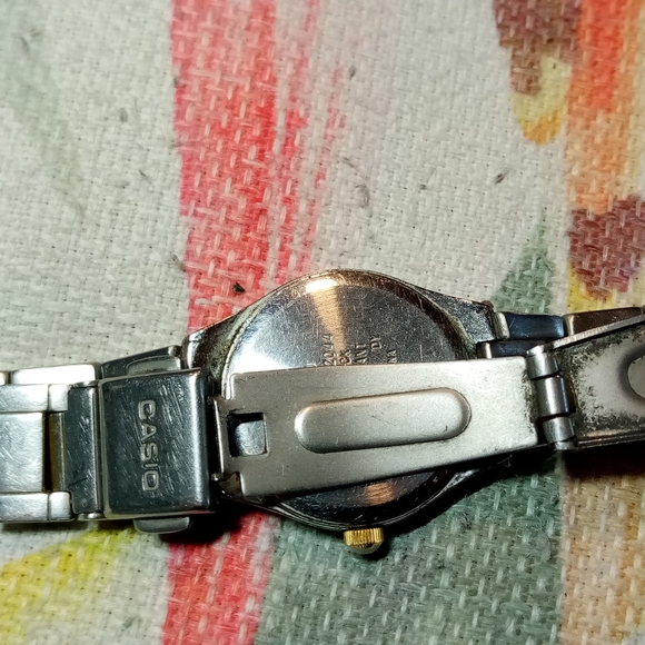 Watch - Picture 2 of 3